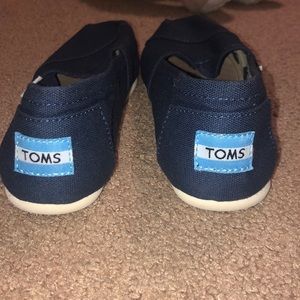Toms slide on shoes